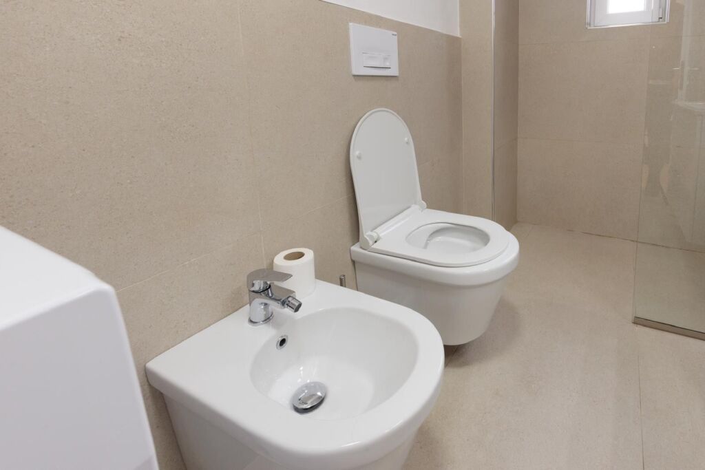 Shitet apartament 3+1 tek Mine Peza!