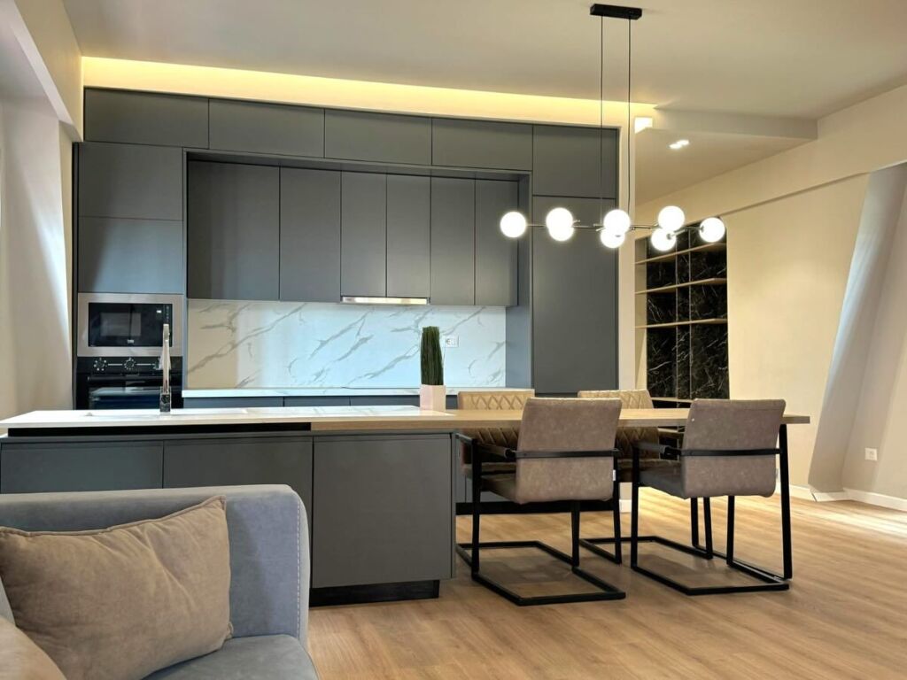 GARDEN BUILDING, Vendo super appartamento. 2+1+2 bagni