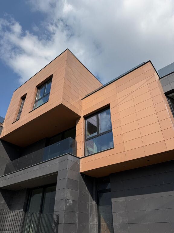 🏡 Vilë e Bashkangjitur për Shitje pranë TEG