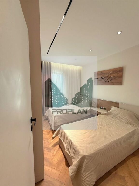 🏠 SHITET – Apartament 2+1+Garderobë | Përballë Delijorgjit (buzë Lanes)