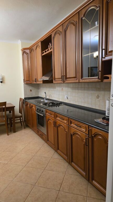 Restorant Fresku, apartament 2+1 me qera 45,000 leke
