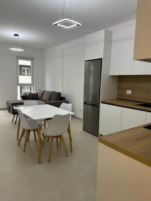 🏡 APARTAMENT 2+1 ME QIRA – UNIVERS CITY