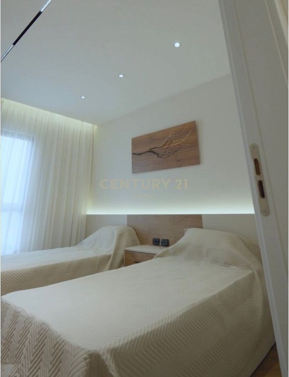 APARTAMENT 2+1 dhe GARDEROBE PER SHITJE, PERBALLE DELIJORGJIT