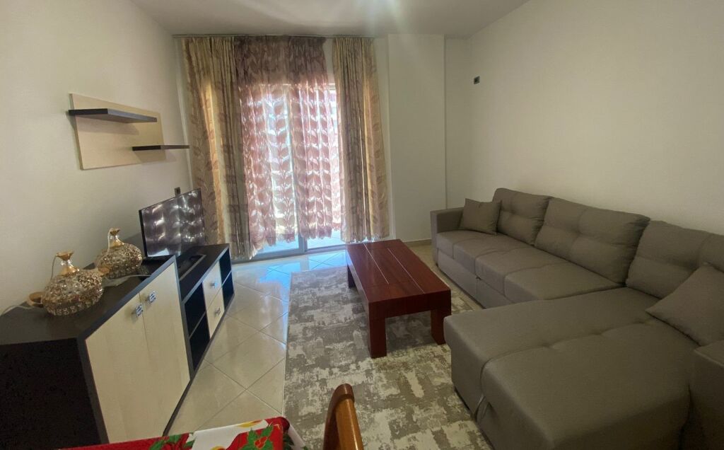 Appartamento 2+1 in affitto ad Astir