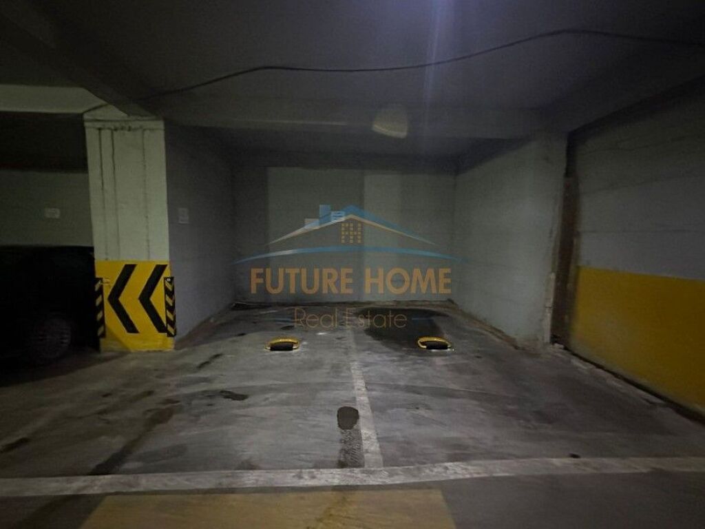 Shitje, Penthouse, Bulevardi Zhan Dark,Tiranë.