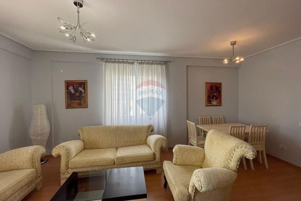 Apartament - Për Qira - Kodra e Diellit, Tiranë