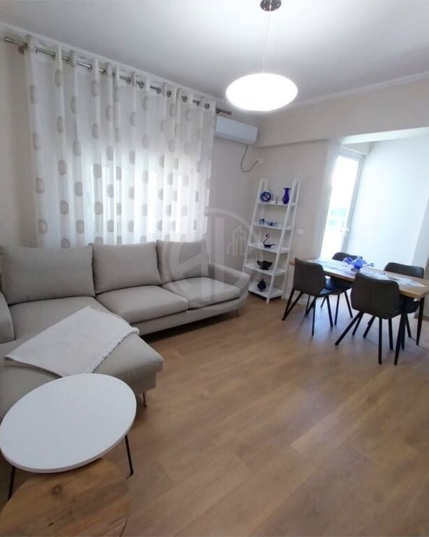 Apartament me qera
