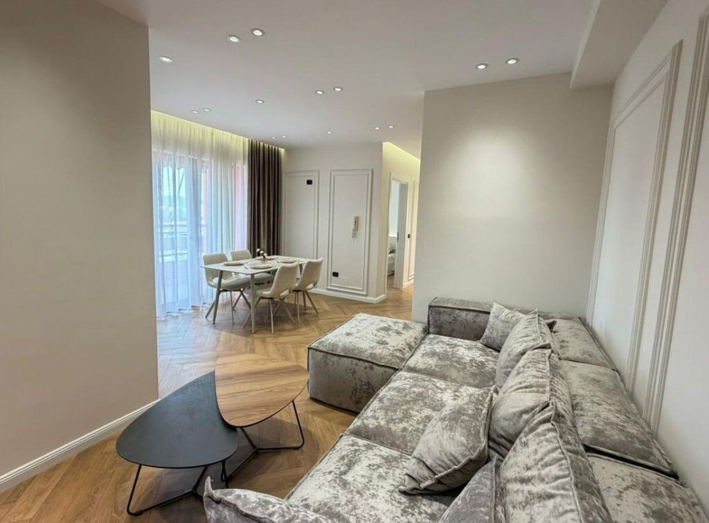 Apartament  2+1 + Gardërobë për Shitje – Përballë Kompleksit Delijorgji