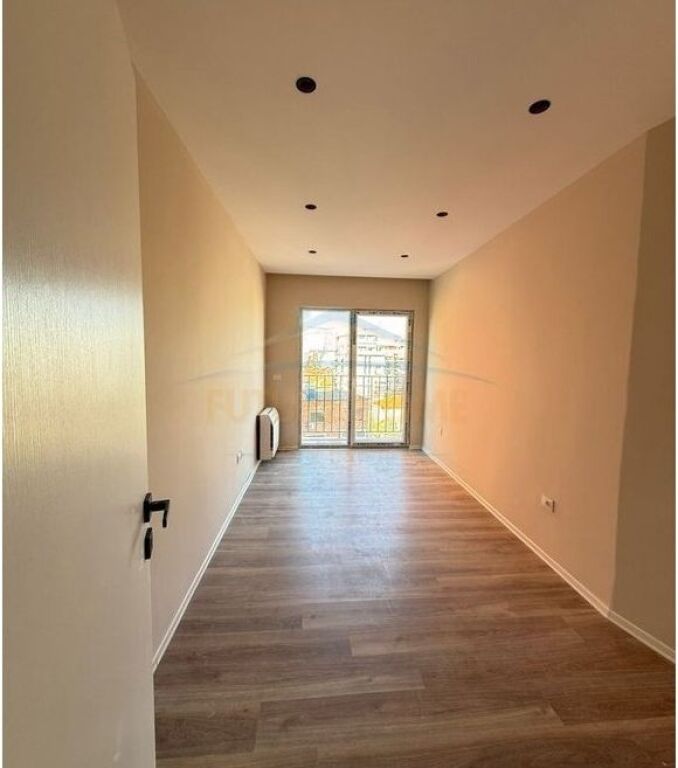 Shitet,Apartament 2+1+2,Rruga Qemal Stafa,Tirane