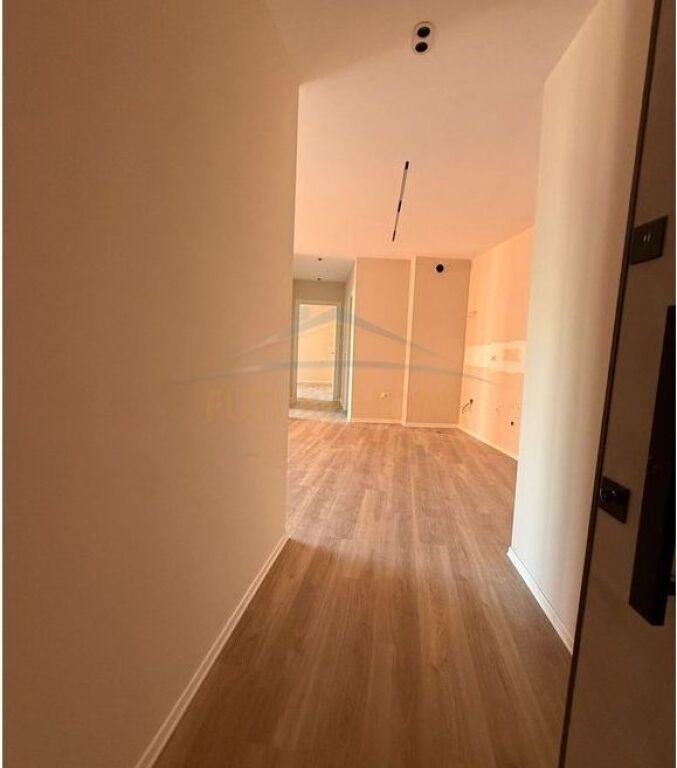 Shitet,Apartament 2+1+2,Rruga Qemal Stafa,Tirane