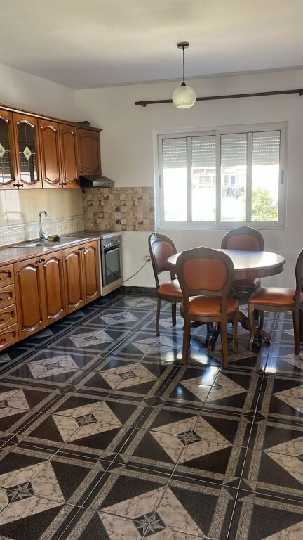 Laprak Jepet Apartament 2+1 Me Qera