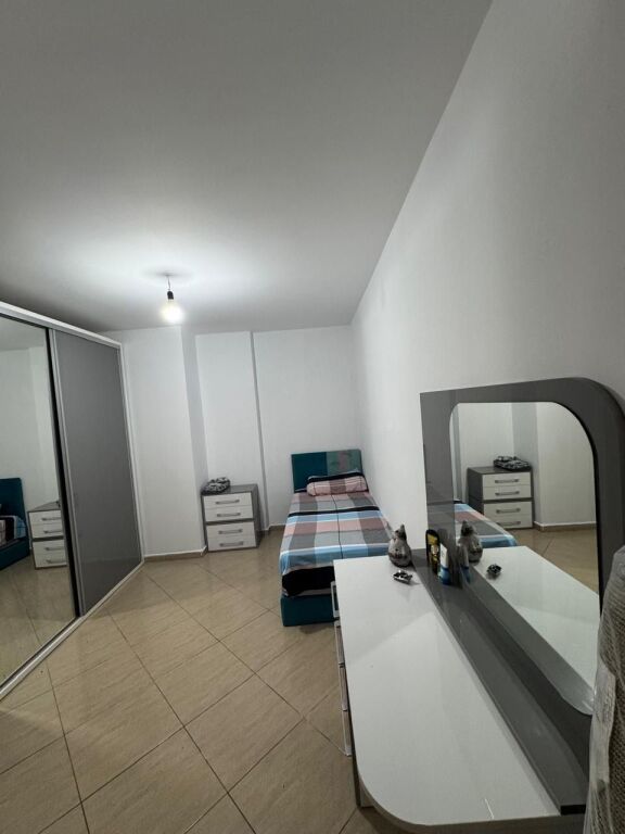 Vendesi in vendita 3+1+2 vicino al Rrethi in Astir