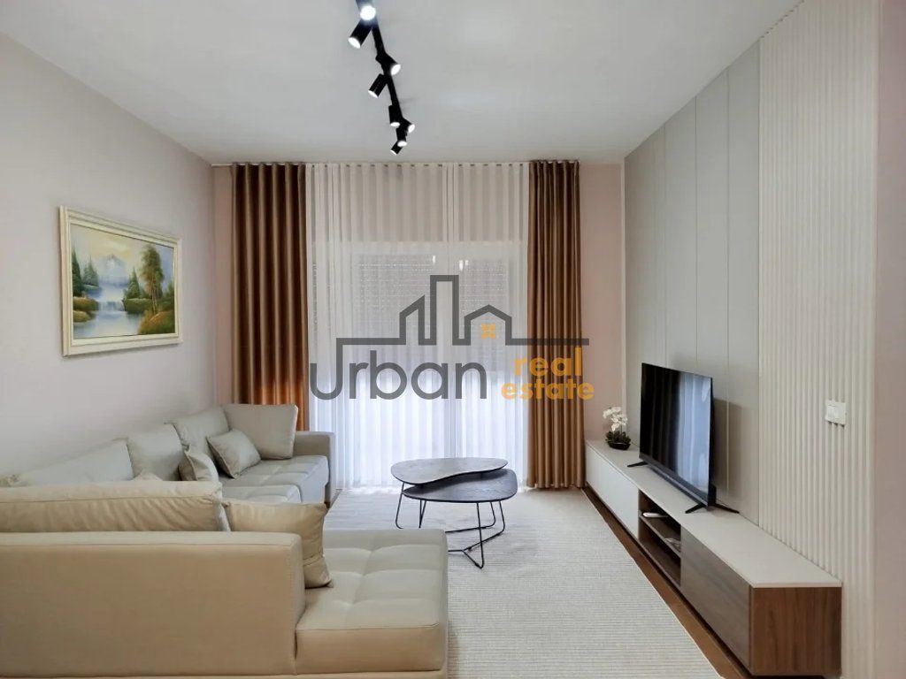 🏡 AFFITTASI APPARTAMENTO 1+1 – SCUOLA ROSSA