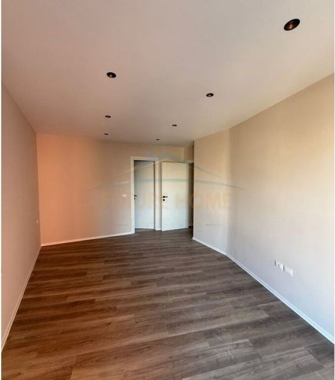 Shitet,Apartament 2+1+2,Rruga Qemal Stafa,Tirane