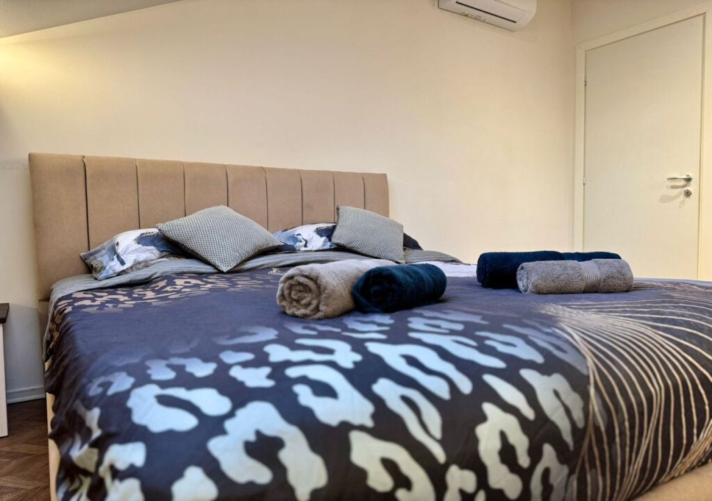 Appartamento in Affitto a Komuna e Parisit - 600 EUR