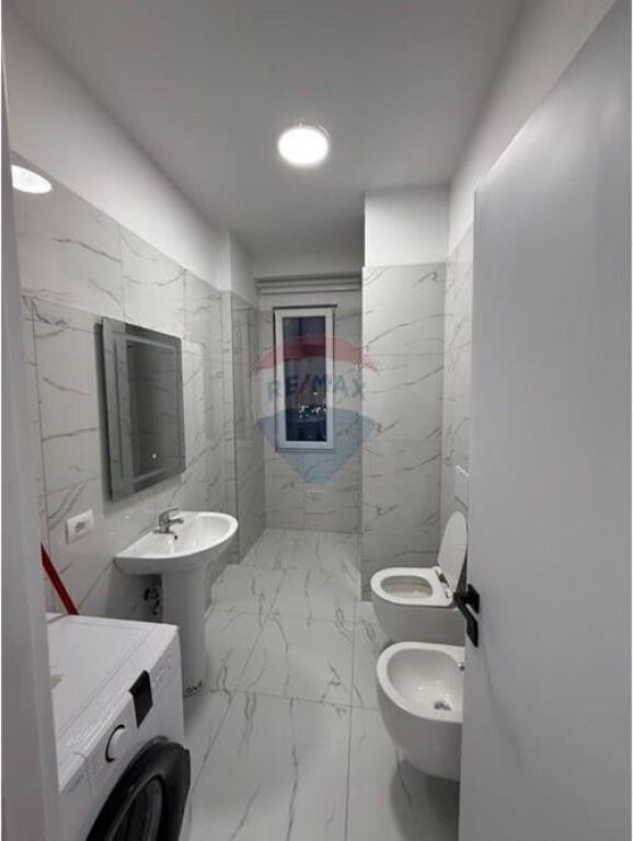 Shitet apartament 2+1 ne Kamez me verande