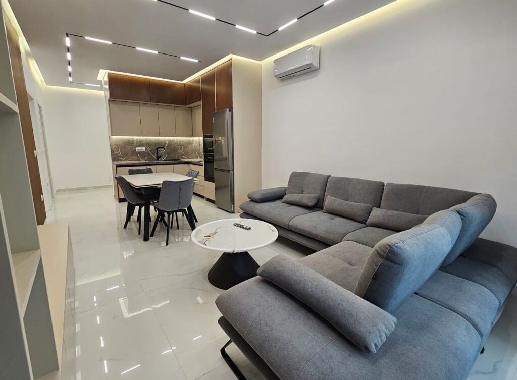 Jepet me qira apartament 2+1 – Zogu i Zi