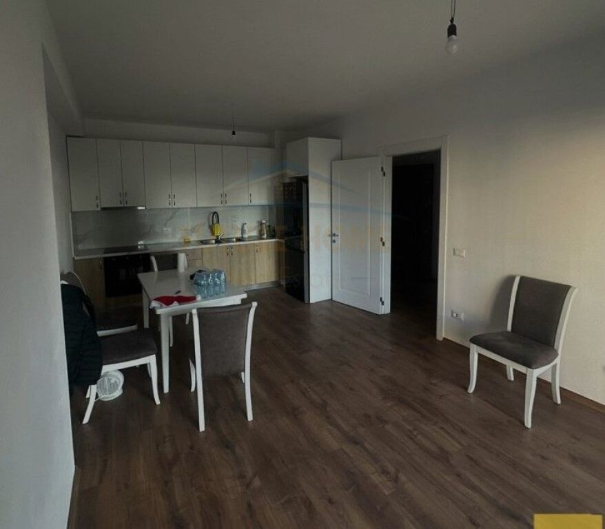 Shitet, Apartament 2+1+2+Post Parkimi, Bulevardi Ri, Tirane