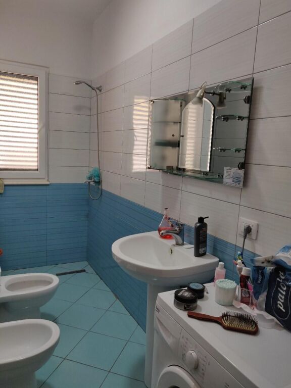 Jepet Apartament me qera