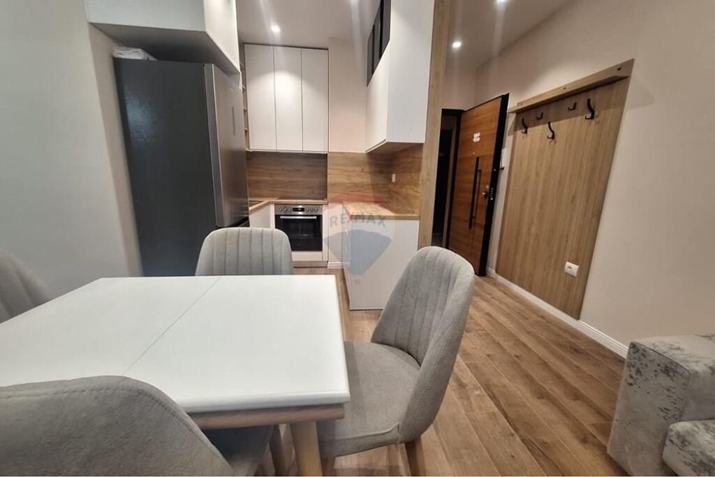 Apartament  1+1 + Post Parkimi- Për Qira - Zogu I Zi, Tiranë