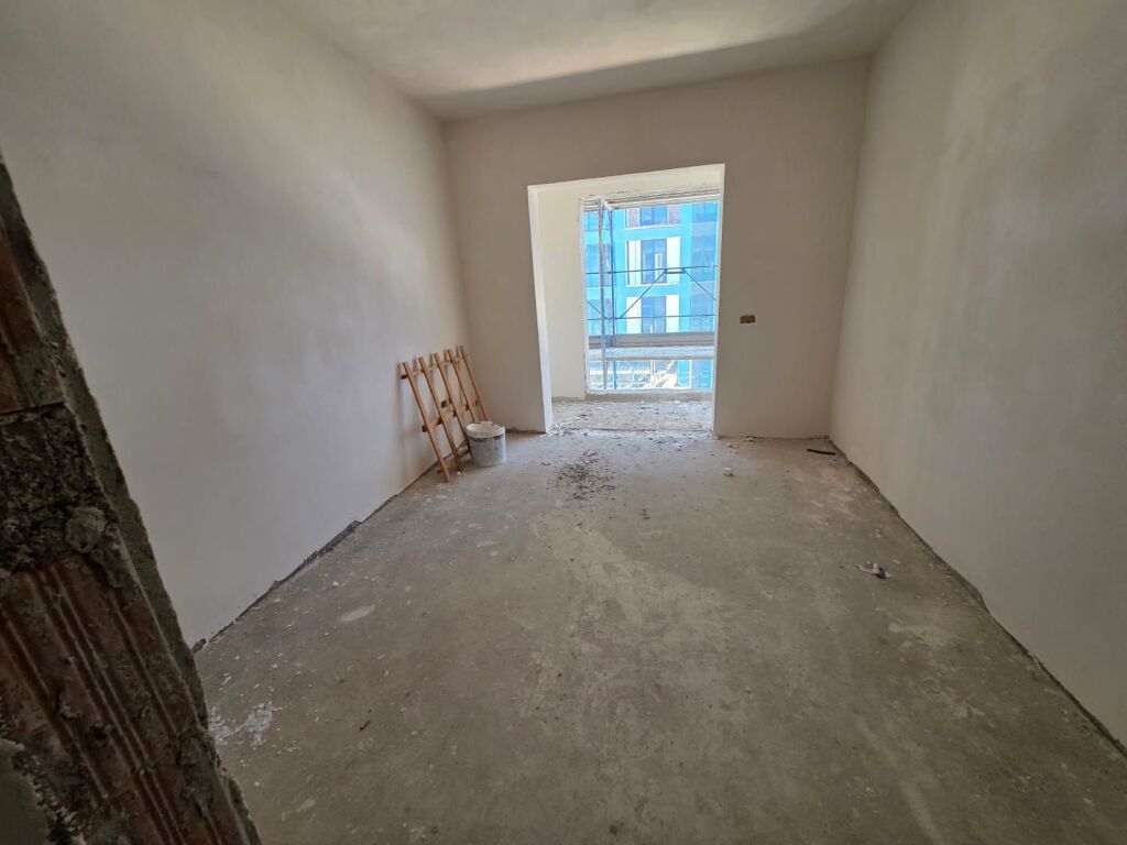 📍Mbi Maternitetin e Ri Shitet Apartament 2+1+2