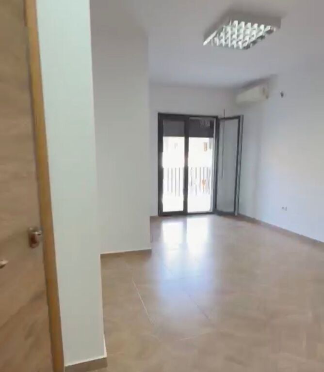 Ambient zyrash tek Rruga e Elbasanit!