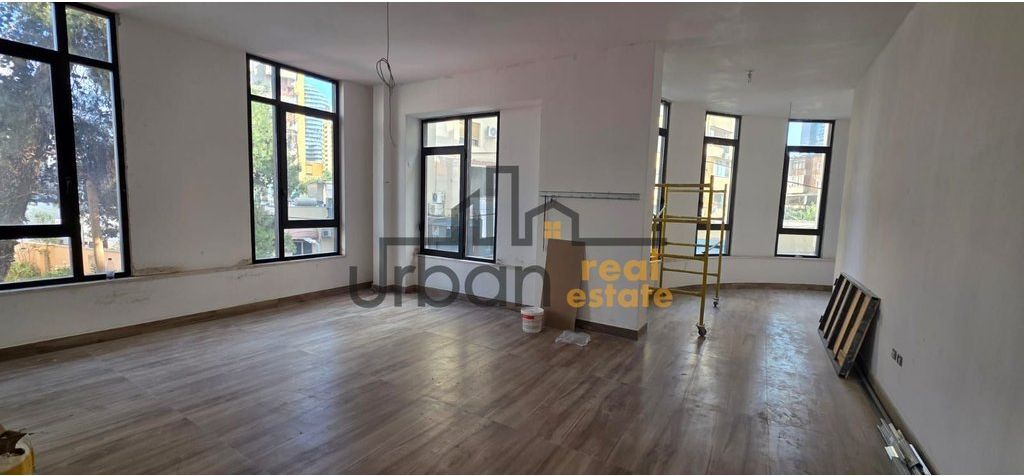 Jepet Ambjent Biznesi me qera tek Mine Peza/Donika Center