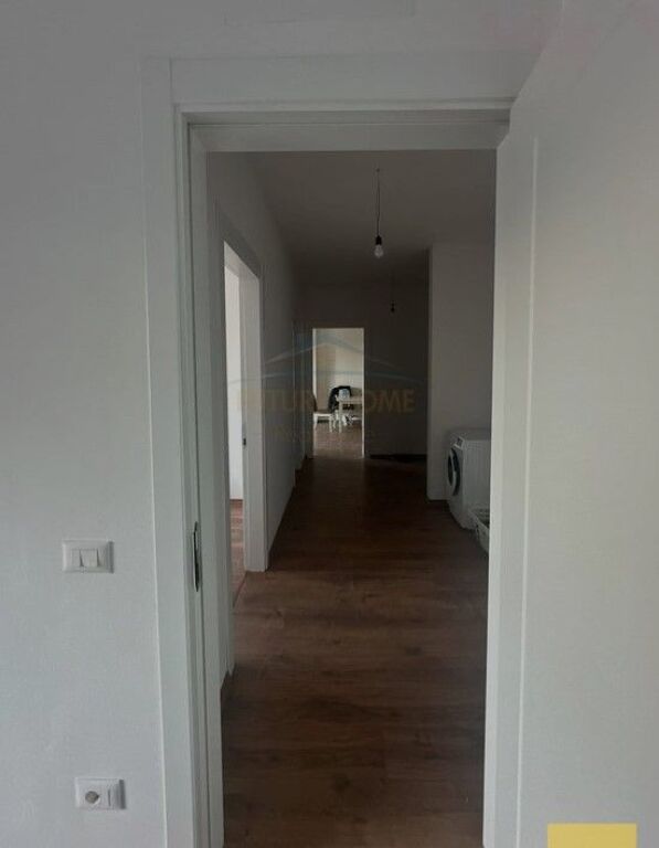 Shitet, Apartament 2+1+2+Post Parkimi, Bulevardi Ri, Tirane