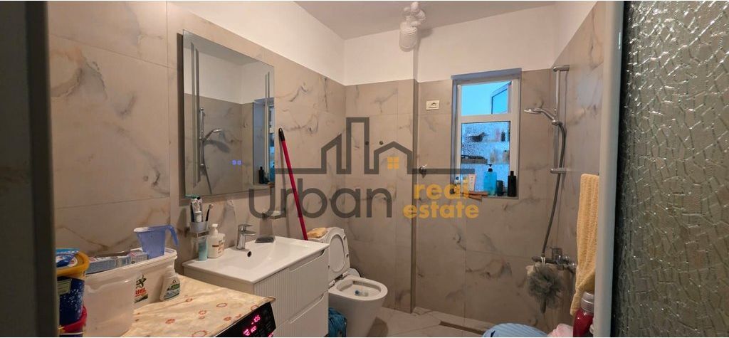 Shitet Apartament 4+1+2 – Ali Demi , Tiranë