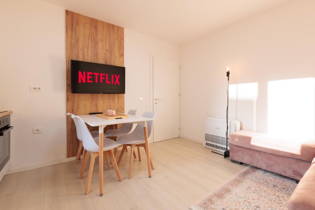 Shitet apartament 3+1 tek Mine Peza!