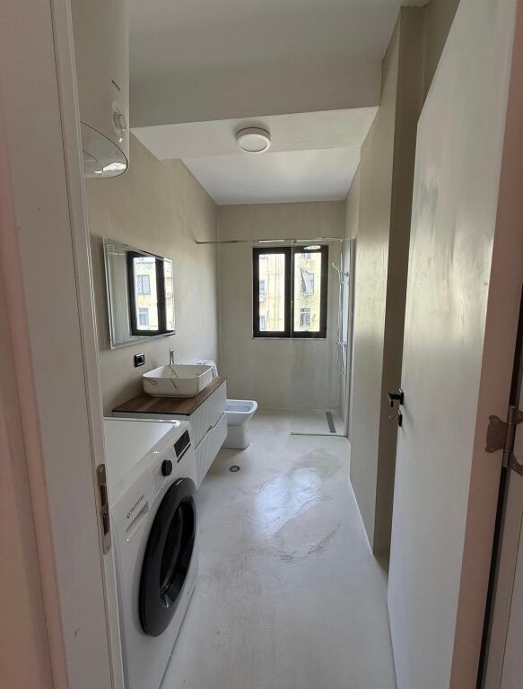 Apartament 2+1+ garderobe Perballe Delijorgjit per shitje