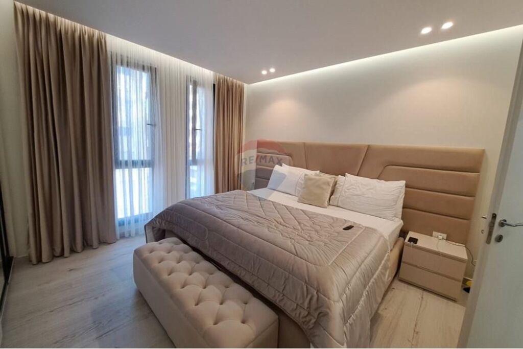 🌊 APARTAMENT LUKSOZ  2+1+2 NË SHITJE – LUNGOMARE, VLORË