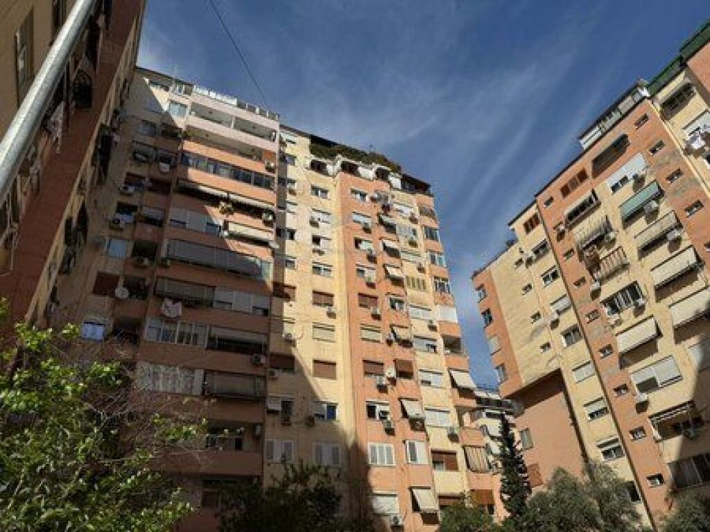 SHITET AMBIENT BIZNESI,KOMUNA E PARISIT