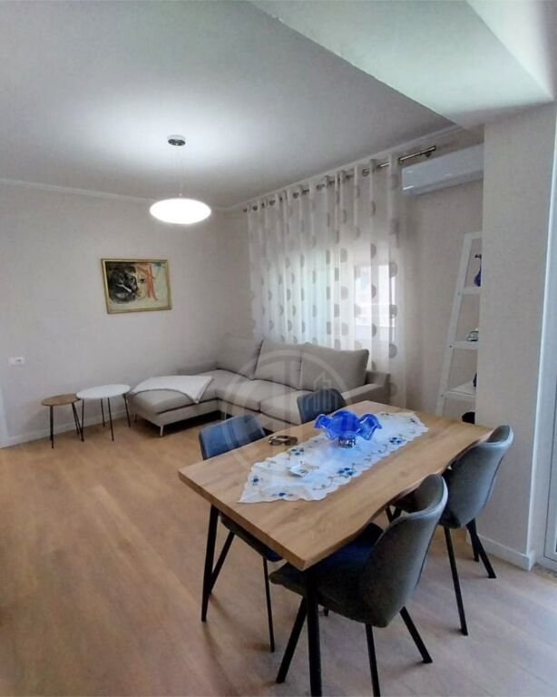 Apartament me qera