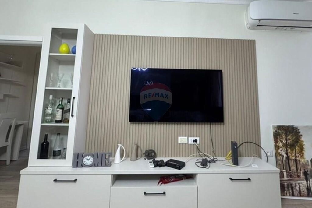 Apartment 3+1+2, Bajram Curri Boulevard