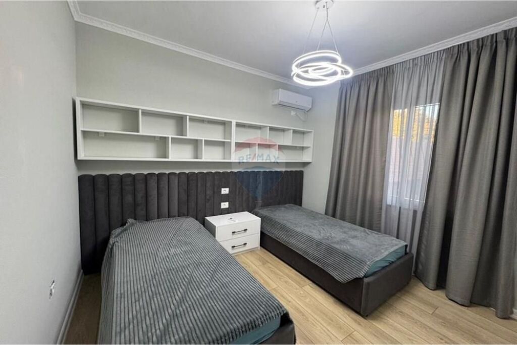 Apartment 3+1+2, Bajram Curri Boulevard