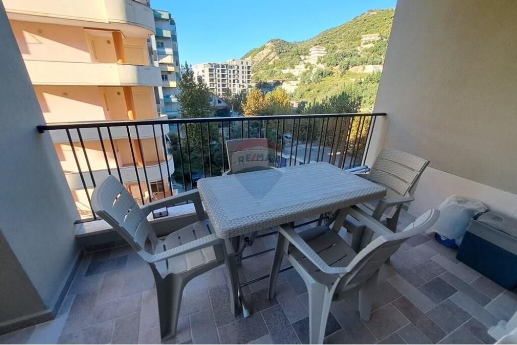 🌊 APARTAMENT LUKSOZ  2+1+2 NË SHITJE – LUNGOMARE, VLORË