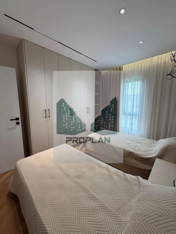 🏠 SHITET – Apartament 2+1+Garderobë | Përballë Delijorgjit (buzë Lanes)