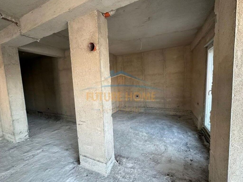 Shitje, Penthouse, Bulevardi Zhan Dark,Tiranë.