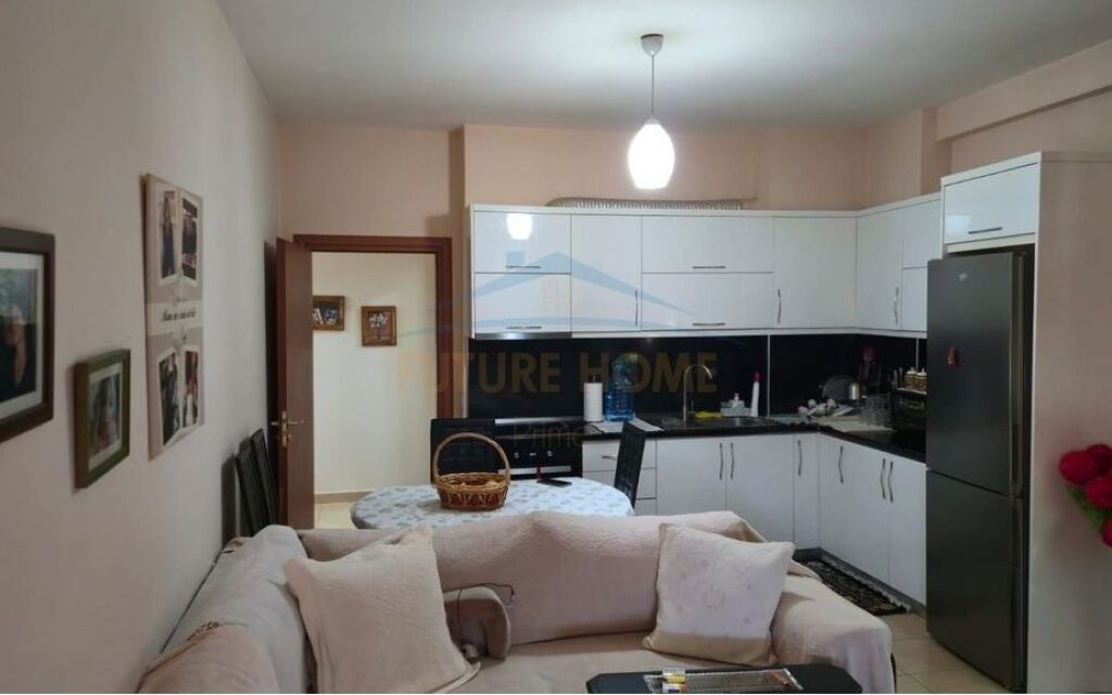 In vendita, Appartamento 2+1, Yzberisht, Tirana