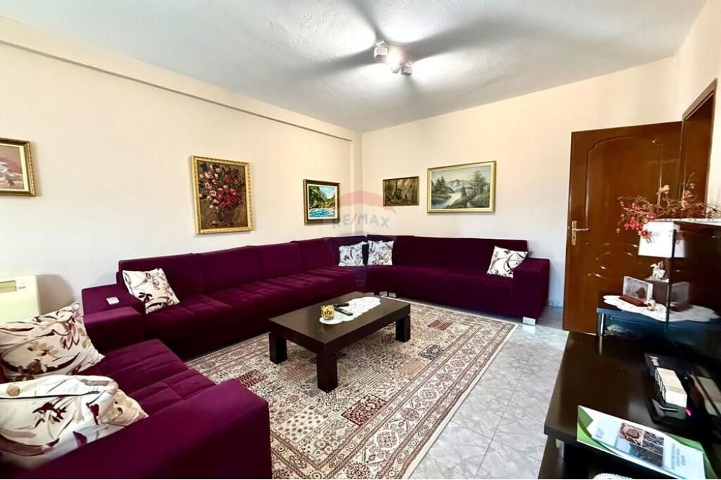 Appartamento - In Vendita - Via Ali Demi, Tirana