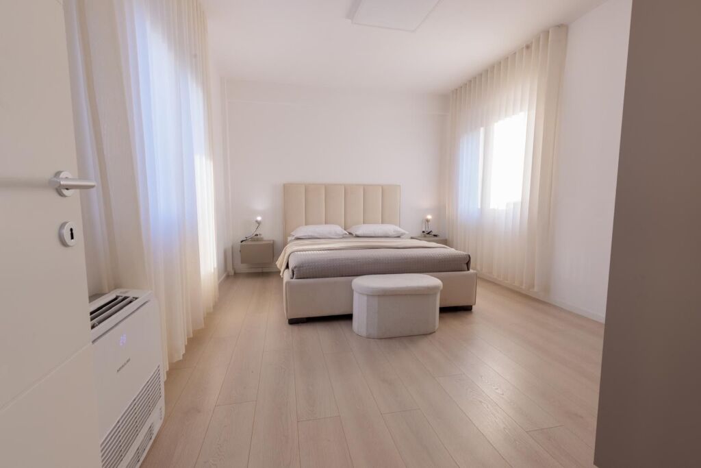 Shitet apartament 3+1 tek Mine Peza!