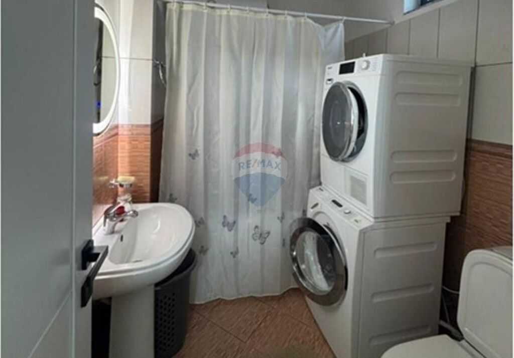 Apartment 3+1+2, Bajram Curri Boulevard