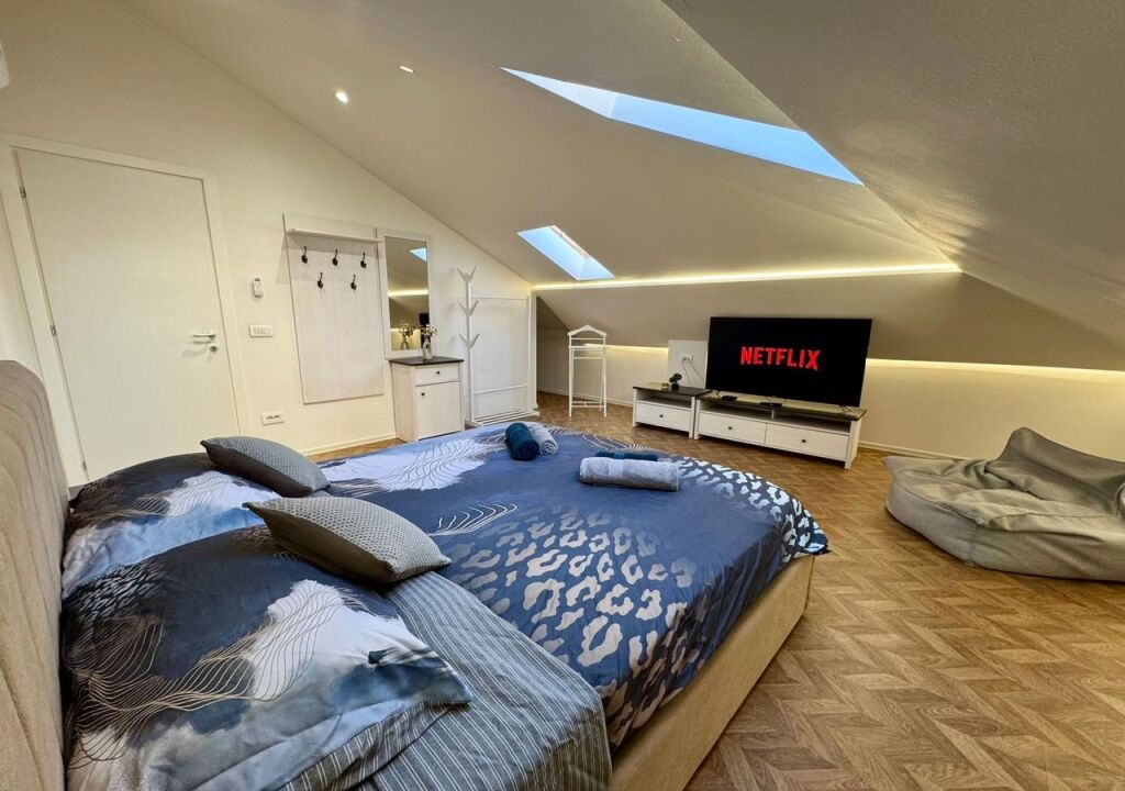 Appartamento in Affitto a Komuna e Parisit - 600 EUR