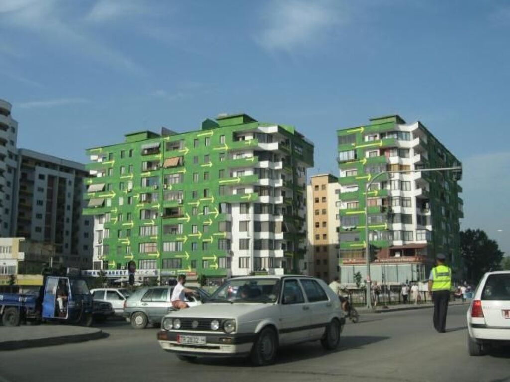 2+1 me qera tek Pallati me Shigjeta