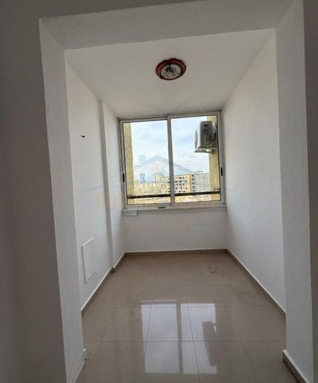 Qera, Ambient per zyra, Rruga e Kosovareve, Tirane