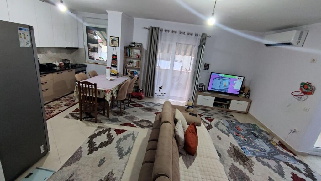 APARTAMENT ME QERA 2+1+2 YZBERISHT 60.000 LEKE FH-68970