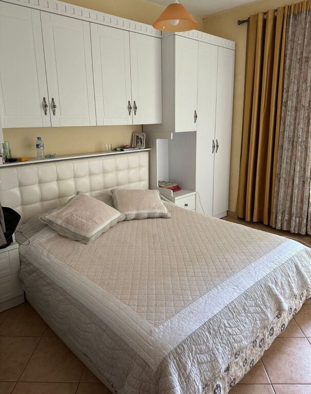 Apartament 2+1 me qira tek Restorant Fresku