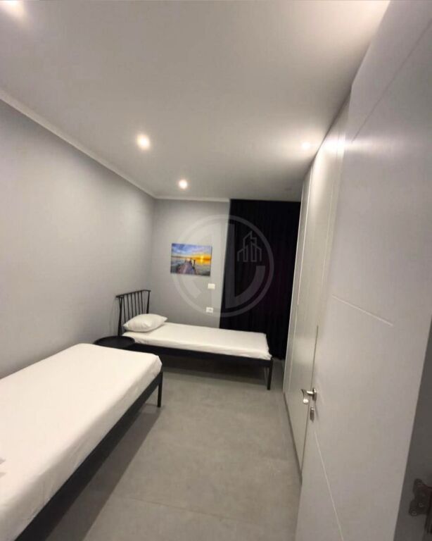 Apartment me qera White Hill