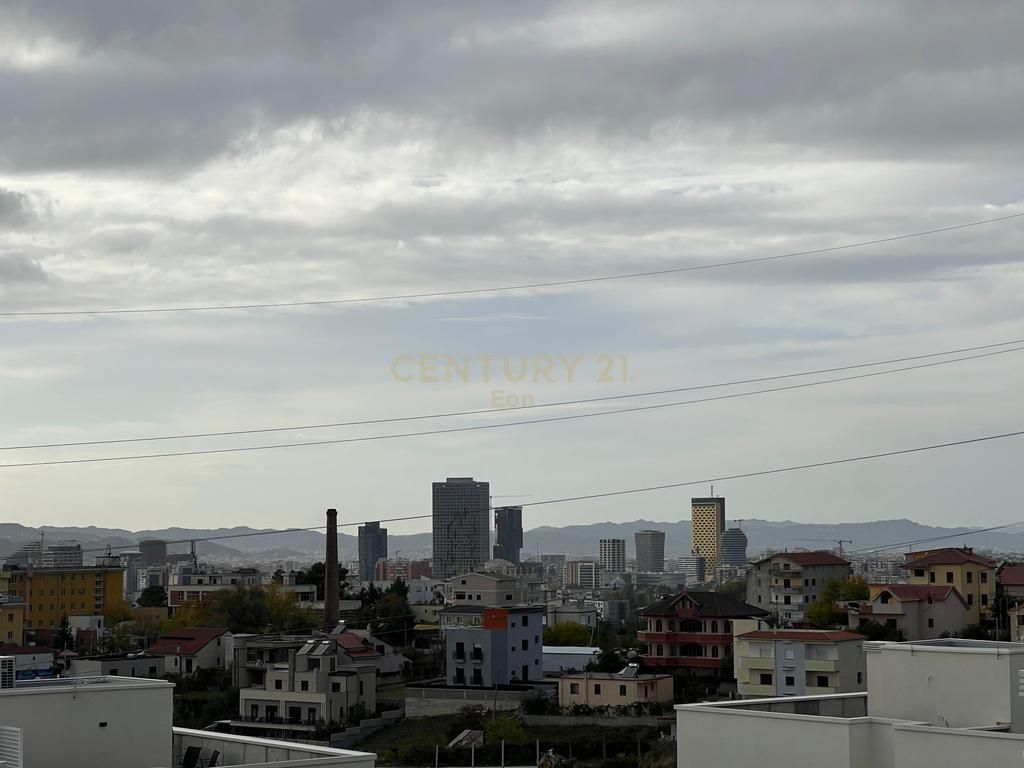 Shitet vilë elegante në zonën e Farkës